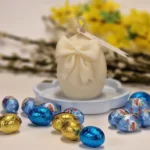 Osterkerze „Ei Elegance – Schleife” – Sojalicht